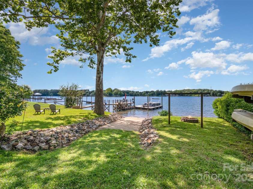 4586 Doctor Drive, Catawba, NC 28609.  MLS# CAR4263559, YatesRealty ID 16824. 