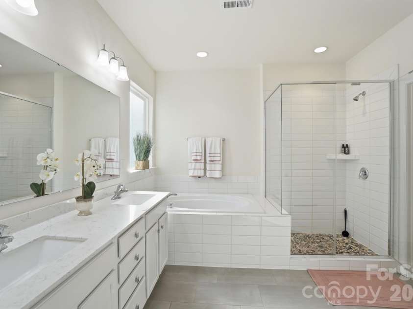 6078 Cloverdale Drive, Tega Cay, SC 29708.  MLS# CAR4360385, YatesRealty ID 16824. 