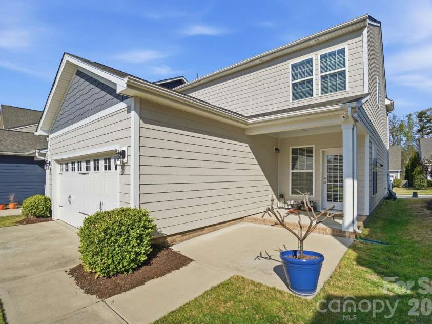 6078 Cloverdale Drive, Tega Cay, SC 29708.  MLS# CAR4360385, YatesRealty ID 16824. 