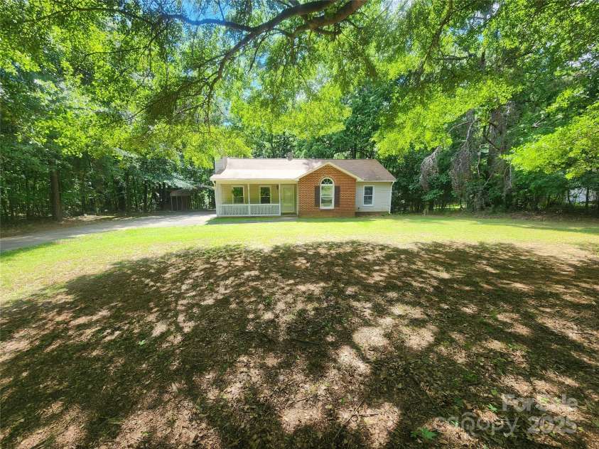 4409 Homestead Road, Rock Hill, SC 29732.  MLS# CAR4255629, YatesRealty ID 16826. Front Yard has DEEP lot