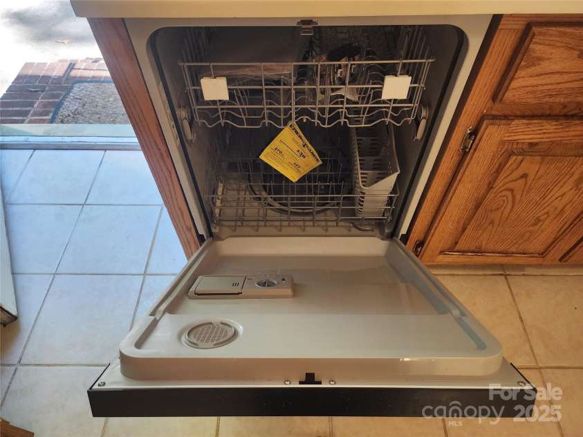 4409 Homestead Road, Rock Hill, SC 29732.  MLS# CAR4255629, YatesRealty ID 16826. New Dishwasher