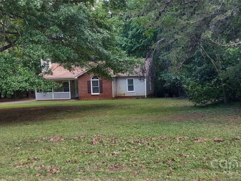 4409 Homestead Road, Rock Hill, SC 29732.  MLS# CAR4255629, YatesRealty ID 16826. Nice tree lined boundary line