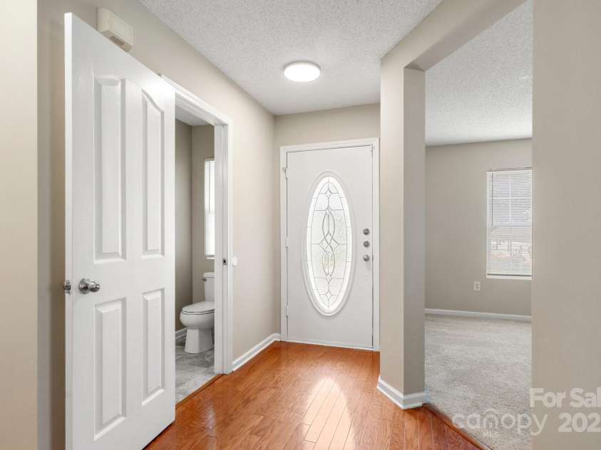 14010 Pinyon Pine Lane, Charlotte, NC 28215.  MLS# CAR4255279, YatesRealty ID 16827. 