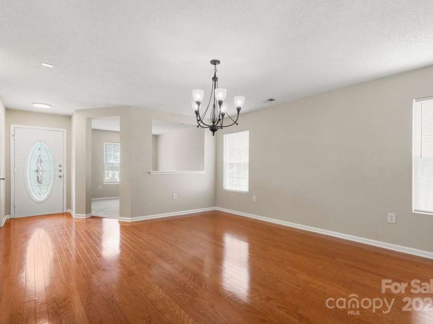 14010 Pinyon Pine Lane, Charlotte, NC 28215.  MLS# CAR4255279, YatesRealty ID 16827. 