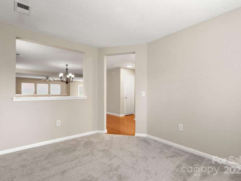 14010 Pinyon Pine Lane, Charlotte, NC 28215.  MLS# CAR4255279, YatesRealty ID 16827. 