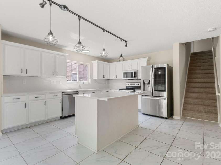 14010 Pinyon Pine Lane, Charlotte, NC 28215.  MLS# CAR4255279, YatesRealty ID 16827. 