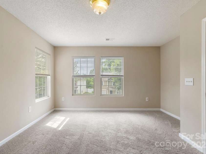 14010 Pinyon Pine Lane, Charlotte, NC 28215.  MLS# CAR4255279, YatesRealty ID 16827. 