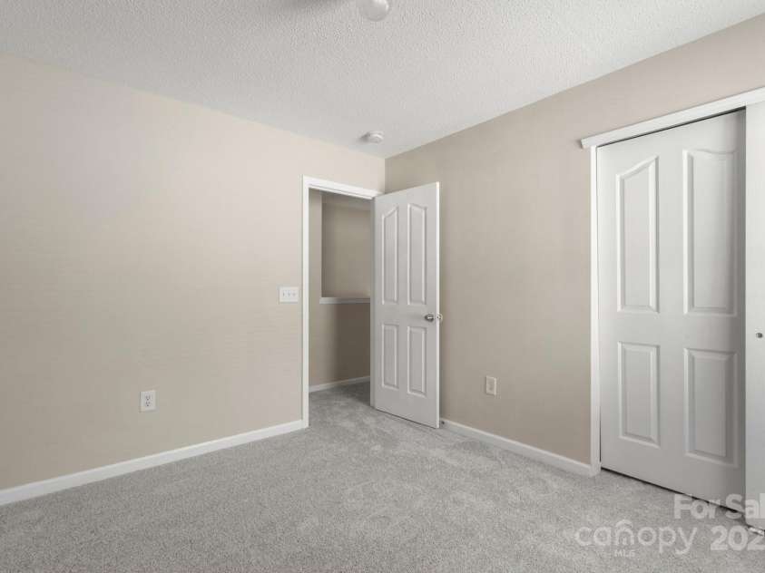 14010 Pinyon Pine Lane, Charlotte, NC 28215.  MLS# CAR4255279, YatesRealty ID 16827. 