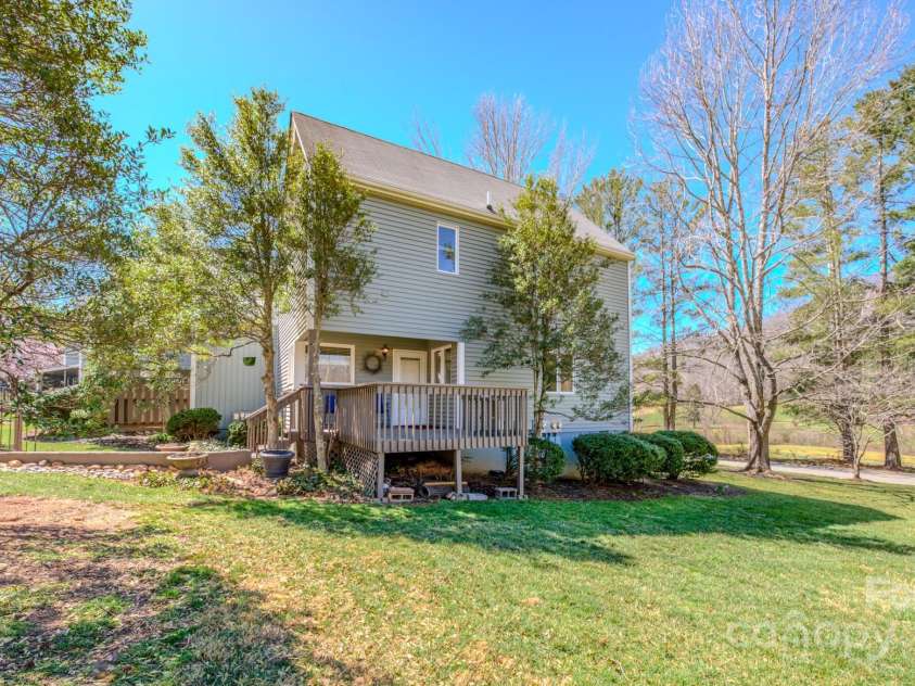 1A Lynx Drive, Black Mountain, NC 28711.  MLS# CAR4234448, YatesRealty ID 16828. 