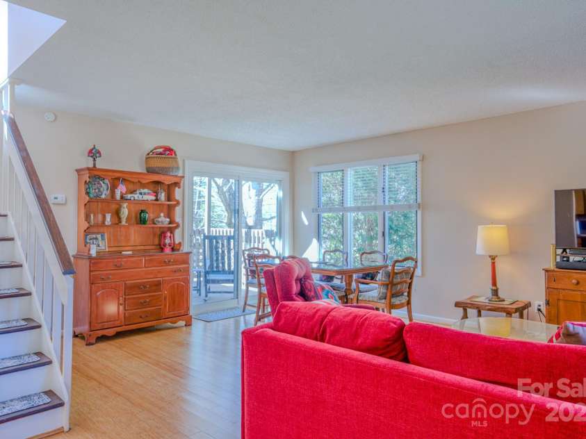 1A Lynx Drive, Black Mountain, NC 28711.  MLS# CAR4234448, YatesRealty ID 16828. 