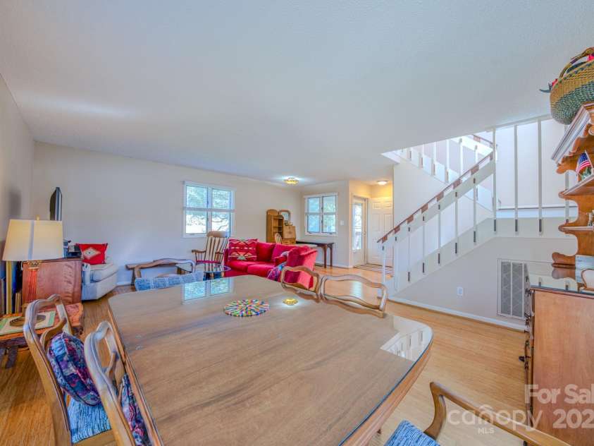 1A Lynx Drive, Black Mountain, NC 28711.  MLS# CAR4234448, YatesRealty ID 16828. 