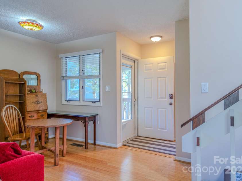 1A Lynx Drive, Black Mountain, NC 28711.  MLS# CAR4234448, YatesRealty ID 16828. 