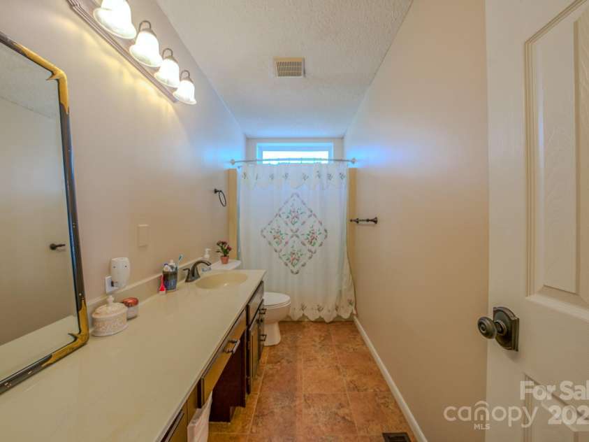 1A Lynx Drive, Black Mountain, NC 28711.  MLS# CAR4234448, YatesRealty ID 16828. 