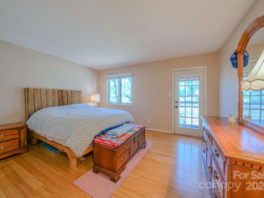 1A Lynx Drive, Black Mountain, NC 28711.  MLS# CAR4234448, YatesRealty ID 16828. 