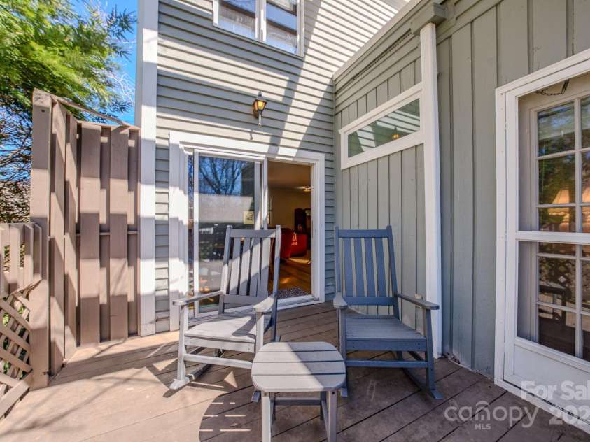 1A Lynx Drive, Black Mountain, NC 28711.  MLS# CAR4234448, YatesRealty ID 16828. 