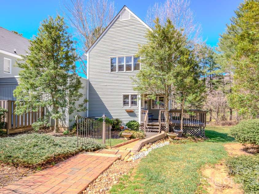 1A Lynx Drive, Black Mountain, NC 28711.  MLS# CAR4234448, YatesRealty ID 16828. 