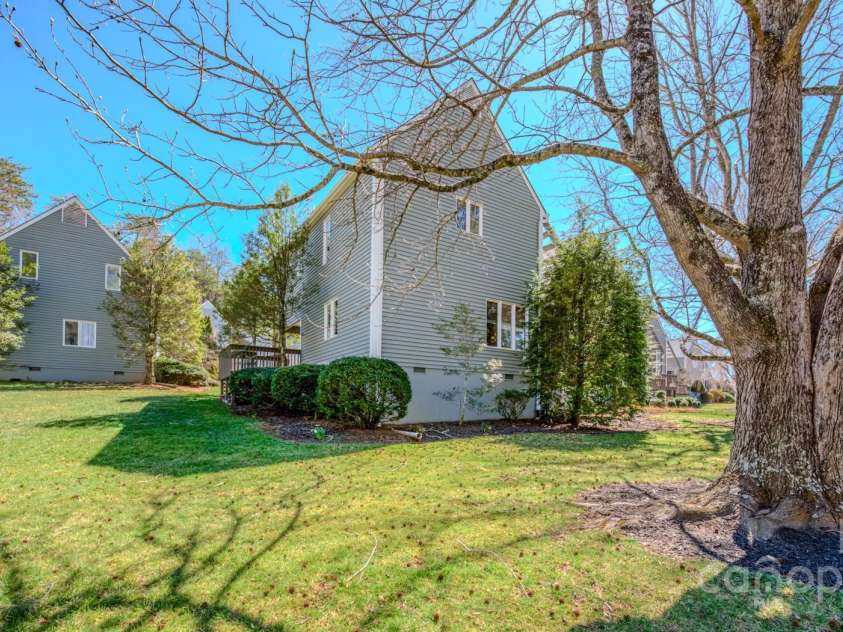 1A Lynx Drive, Black Mountain, NC 28711.  MLS# CAR4234448, YatesRealty ID 16828. 