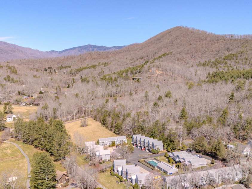 1A Lynx Drive, Black Mountain, NC 28711.  MLS# CAR4234448, YatesRealty ID 16828. 