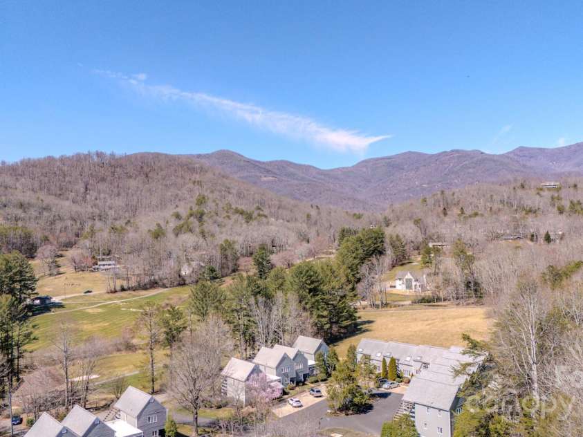 1A Lynx Drive, Black Mountain, NC 28711.  MLS# CAR4234448, YatesRealty ID 16828. 
