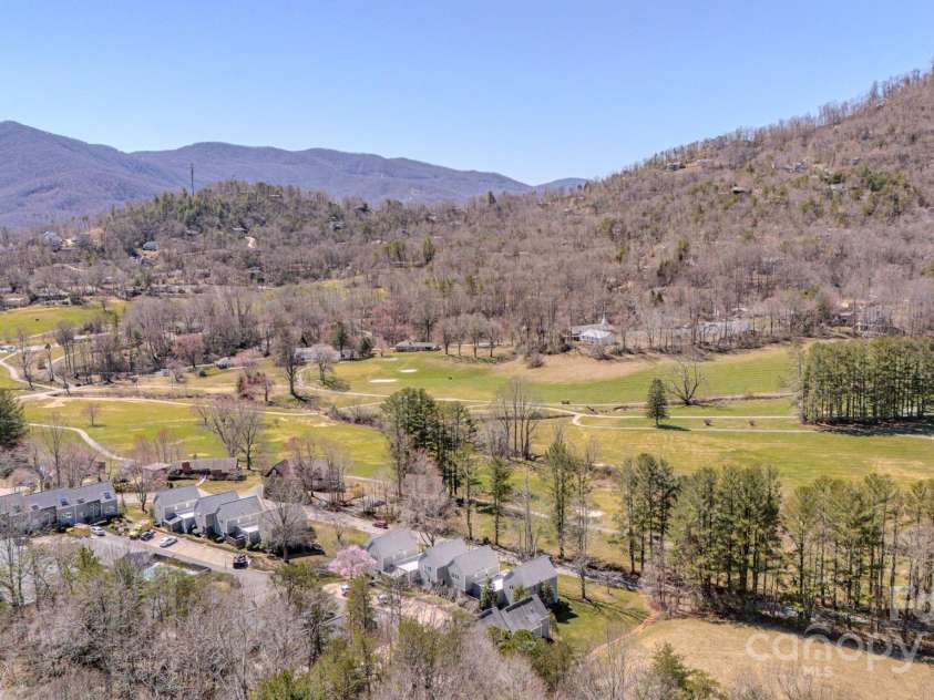 1A Lynx Drive, Black Mountain, NC 28711.  MLS# CAR4234448, YatesRealty ID 16828. 