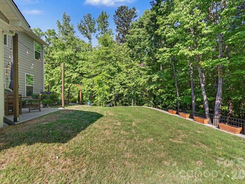 13207 Fiore Place, Huntersville, NC 28078.  MLS# CAR4372906, YatesRealty ID 16829. 
