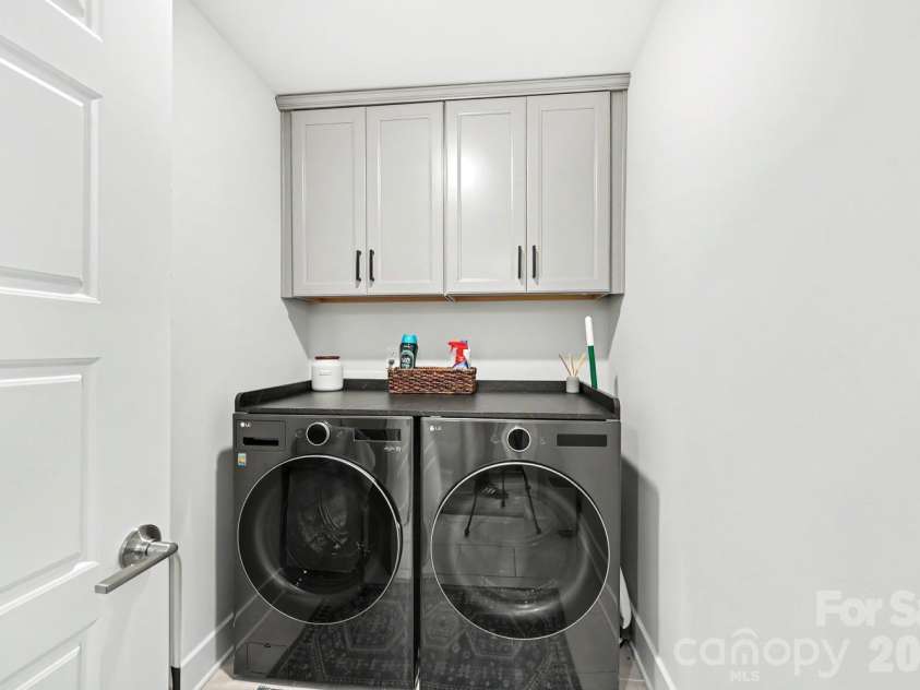 13207 Fiore Place, Huntersville, NC 28078.  MLS# CAR4372906, YatesRealty ID 16829. Second floor laundry room