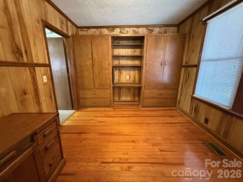 2041 Clyde Street, Dallas, NC 28034.  MLS# CAR4346184, YatesRealty ID 1683. 