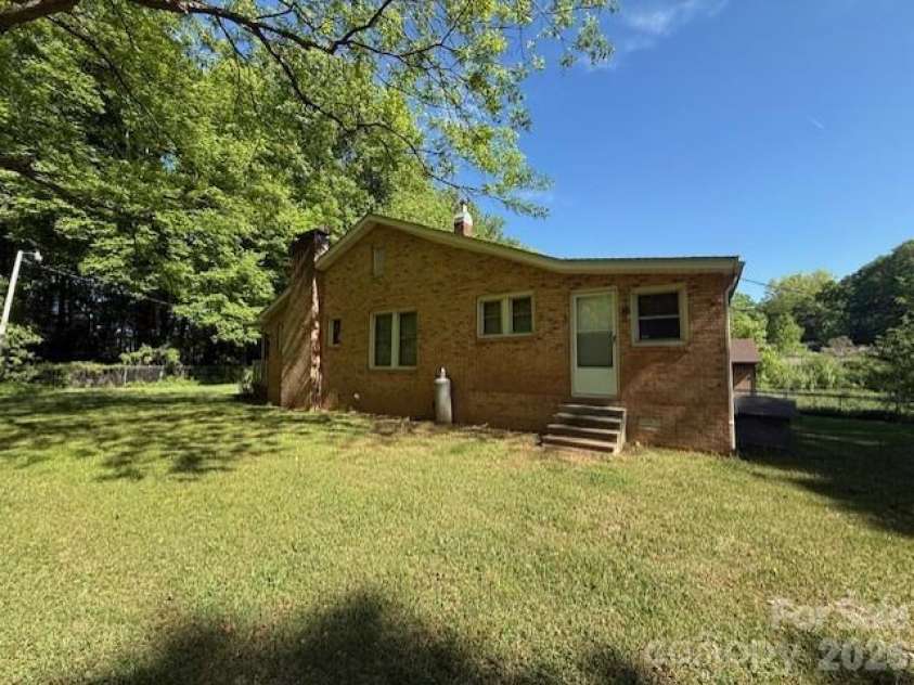 2041 Clyde Street, Dallas, NC 28034.  MLS# CAR4346184, YatesRealty ID 1683. 
