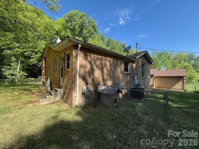 2041 Clyde Street, Dallas, NC 28034.  MLS# CAR4346184, YatesRealty ID 1683. 