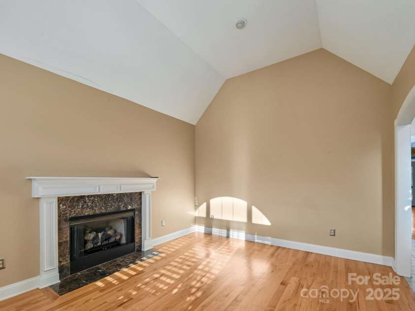 7 Round Robin Lane, Mills River, NC 28759.  MLS# CAR4211092, YatesRealty ID 1683. 