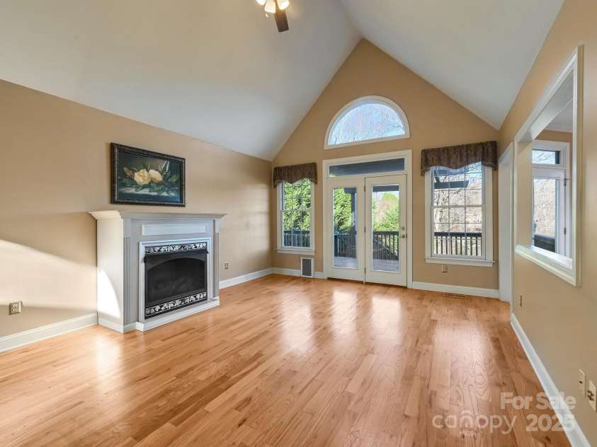 7 Round Robin Lane, Mills River, NC 28759.  MLS# CAR4211092, YatesRealty ID 1683. 