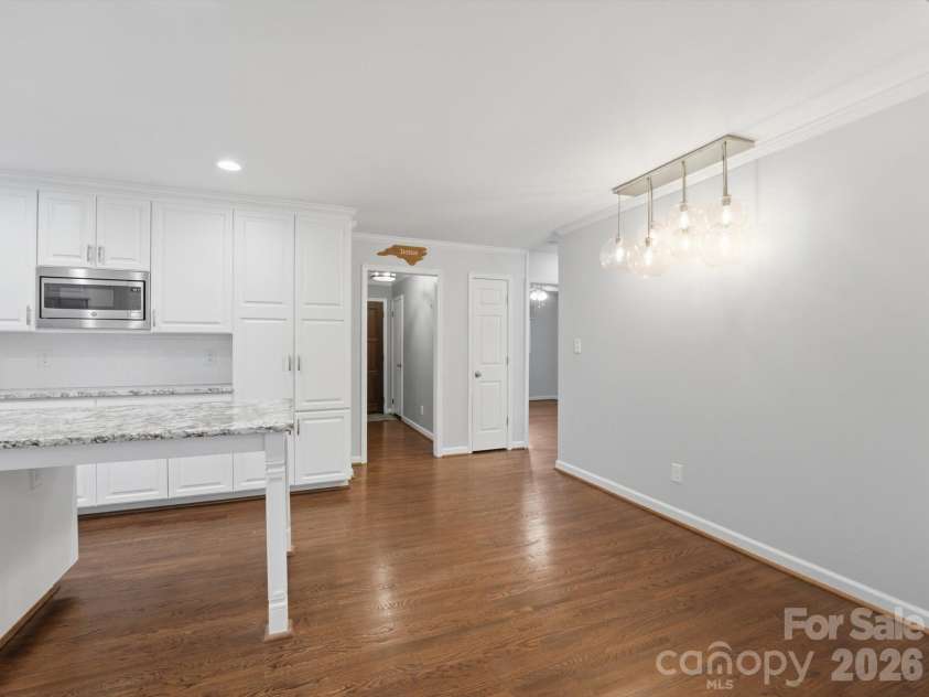 814 Twin Oaks Road, Davidson, NC 28036.  MLS# CAR4360259, YatesRealty ID 16830. Breakfast area with updated lighting