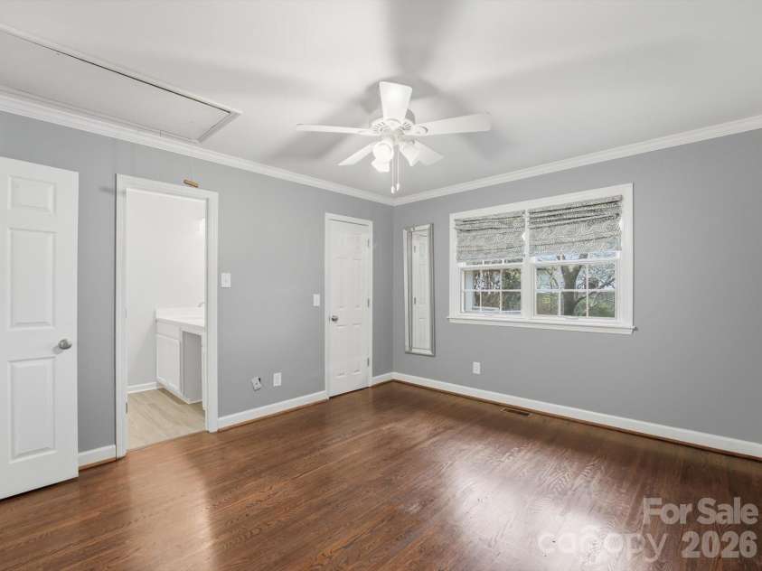 814 Twin Oaks Road, Davidson, NC 28036.  MLS# CAR4360259, YatesRealty ID 16830. Primary bedroom