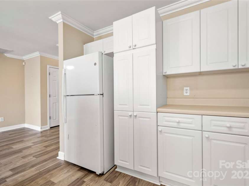 304 Valley Brook Lane, Concord, NC 28025.  MLS# CAR4230747, YatesRealty ID 16831. 