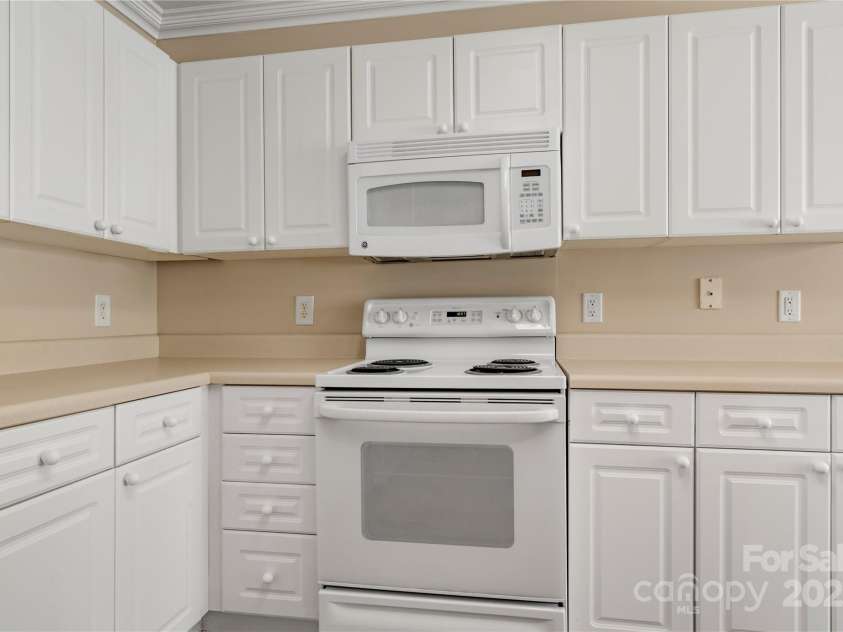 304 Valley Brook Lane, Concord, NC 28025.  MLS# CAR4230747, YatesRealty ID 16831. 