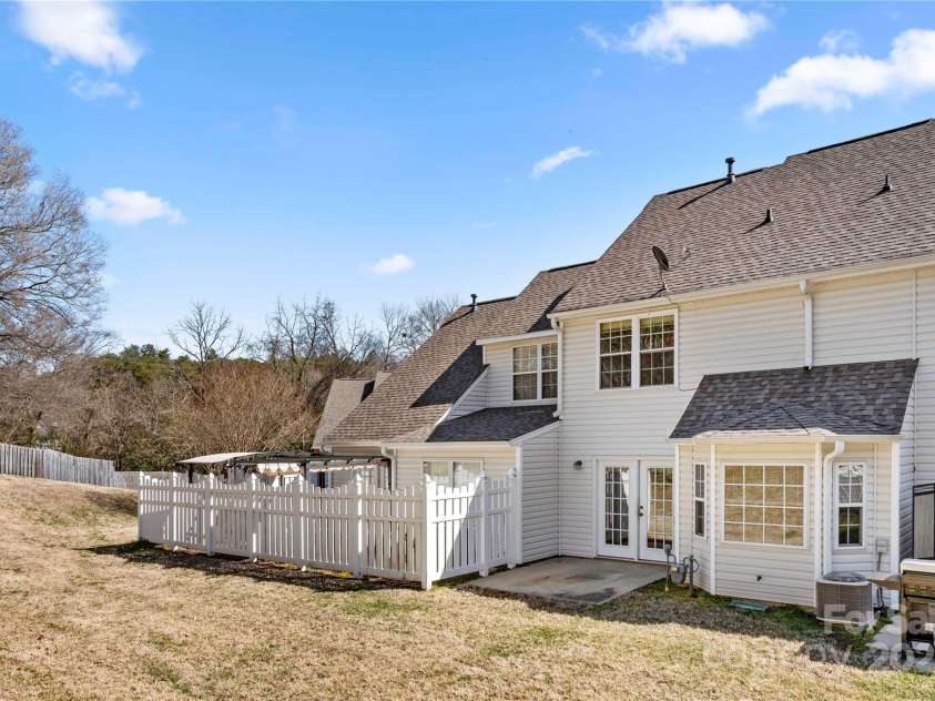304 Valley Brook Lane, Concord, NC 28025.  MLS# CAR4230747, YatesRealty ID 16831. 