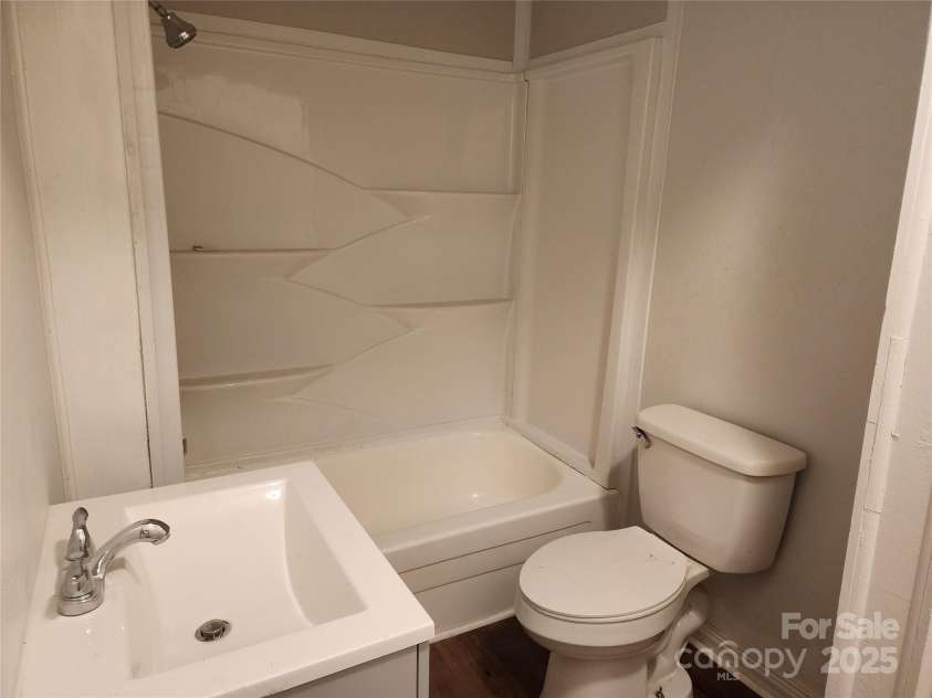 1302 Brookdale Street, Kannapolis, NC 28083.  MLS# CAR4215170, YatesRealty ID 16832. 