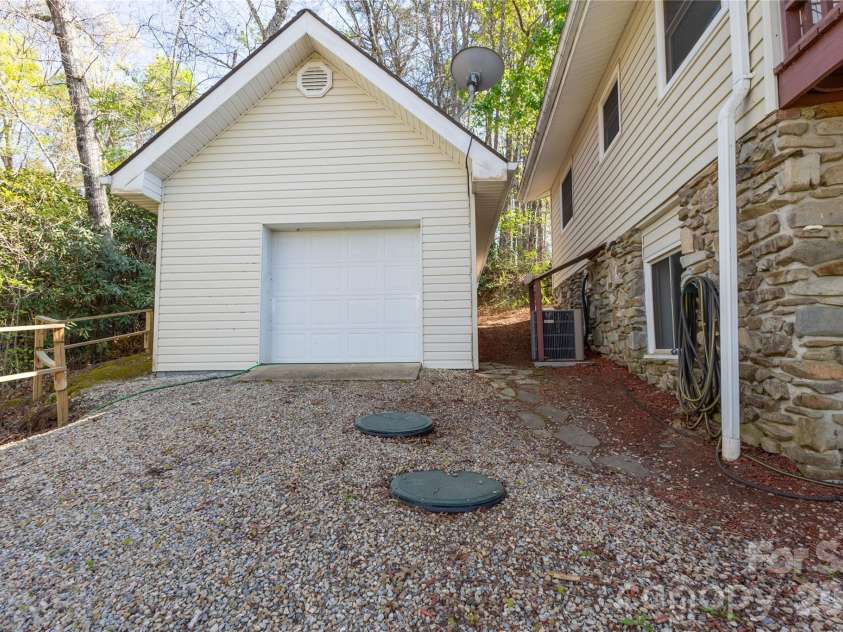 344 Pine Ridge Trail, Almond, NC 28702.  MLS# CAR4370867, YatesRealty ID 16833. 
