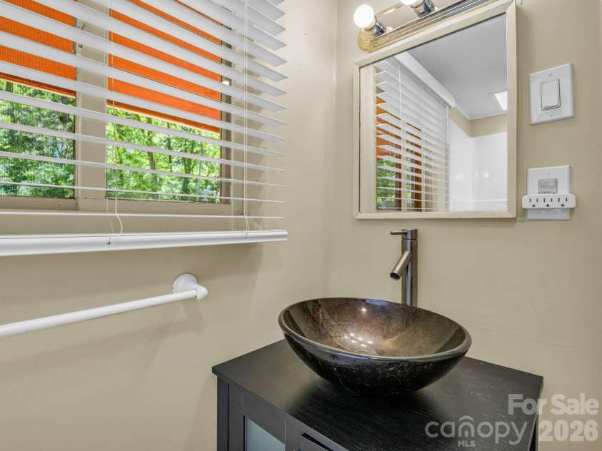 159 Onteora Boulevard, Asheville, NC 28803.  MLS# CAR4370982, YatesRealty ID 16834. Bathroom vanity