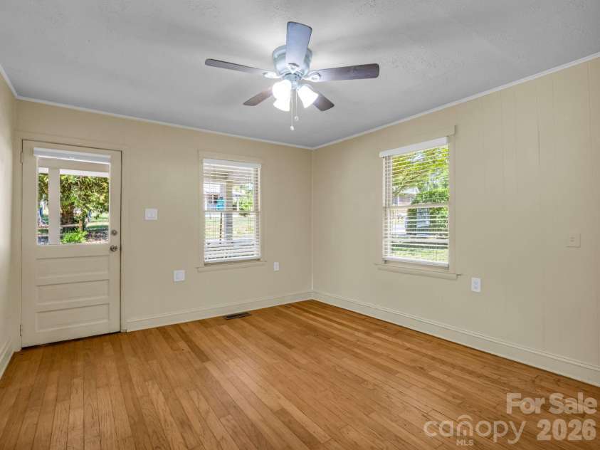 159 Onteora Boulevard, Asheville, NC 28803.  MLS# CAR4370982, YatesRealty ID 16834. Living room