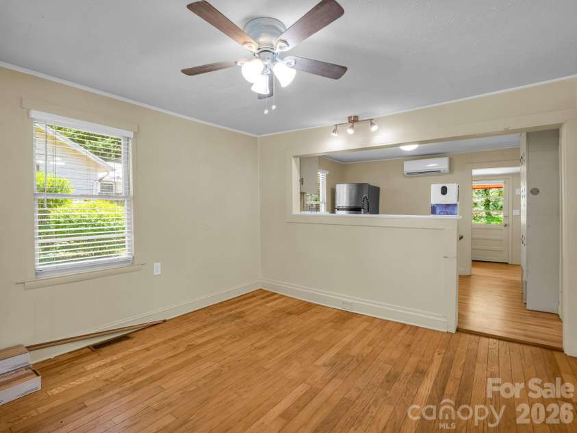 159 Onteora Boulevard, Asheville, NC 28803.  MLS# CAR4370982, YatesRealty ID 16834. Living room