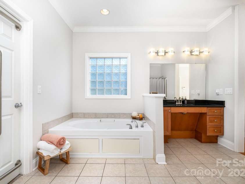 115 Meadow Lake Drive, Salisbury, NC 28146.  MLS# CAR4261028, YatesRealty ID 16835. 