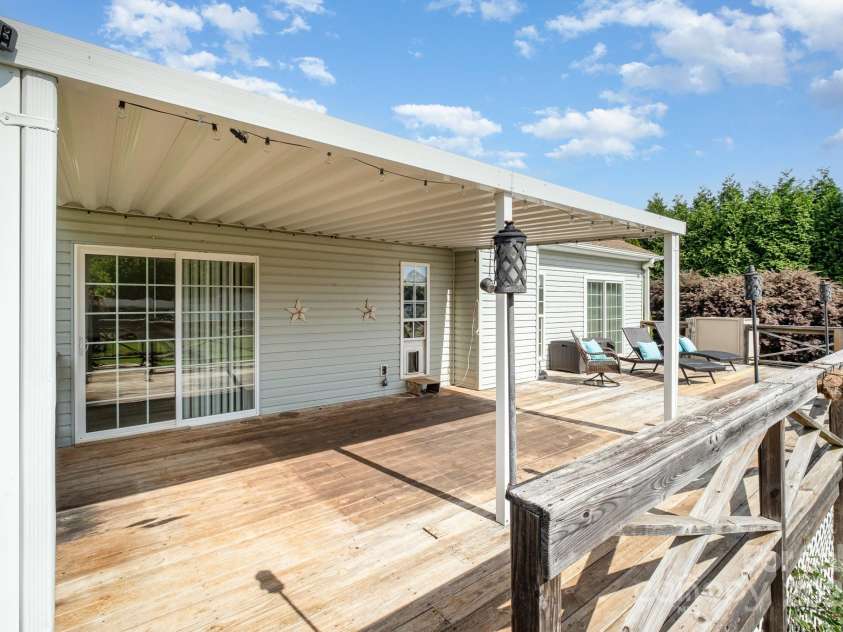 115 Meadow Lake Drive, Salisbury, NC 28146.  MLS# CAR4261028, YatesRealty ID 16835. 