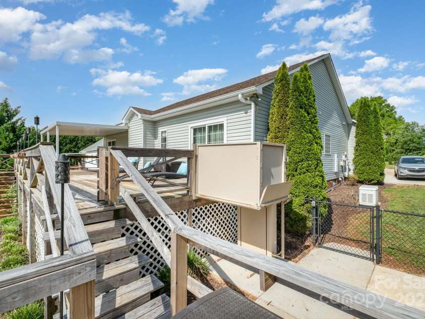 115 Meadow Lake Drive, Salisbury, NC 28146.  MLS# CAR4261028, YatesRealty ID 16835. 