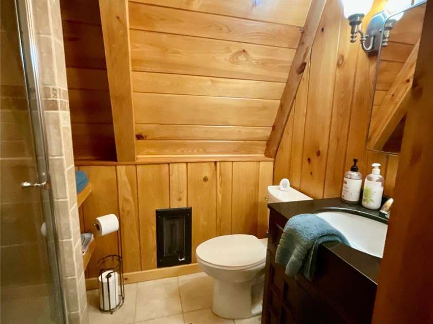 233 Cherry Road, Boone, NC 28607.  MLS# CAR4248700, YatesRealty ID 16836. Bath on main