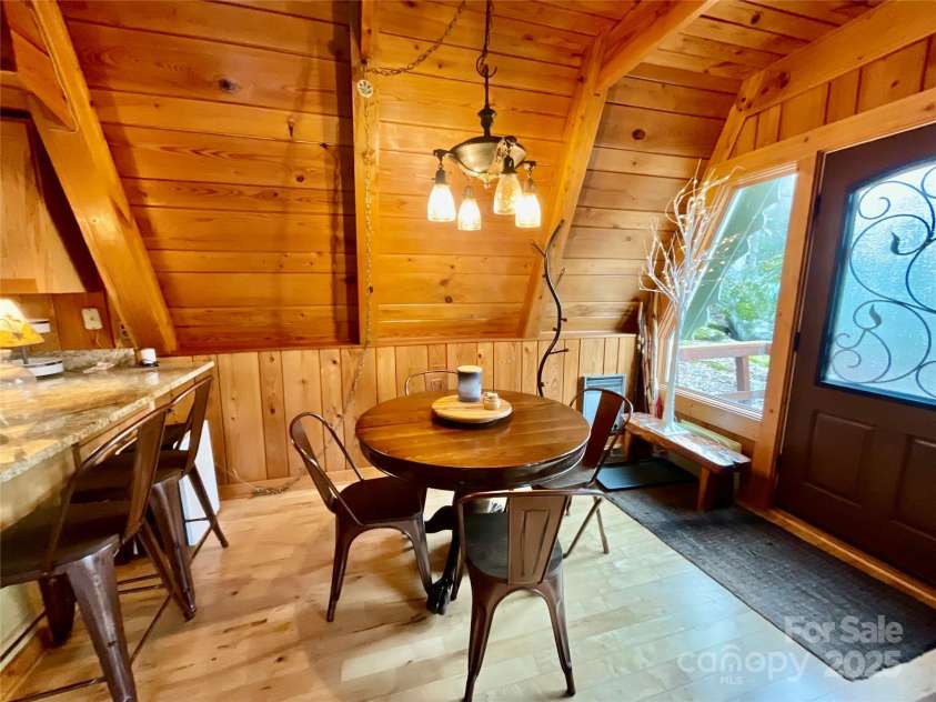 233 Cherry Road, Boone, NC 28607.  MLS# CAR4248700, YatesRealty ID 16836. Dining