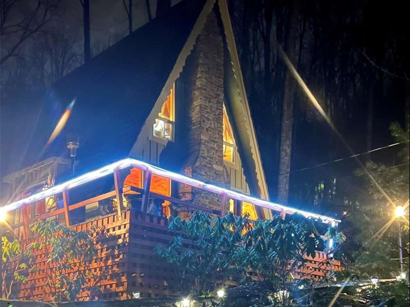 233 Cherry Road, Boone, NC 28607.  MLS# CAR4248700, YatesRealty ID 16836. Nostalgic Idyllic 'Kozy Kabin' at night