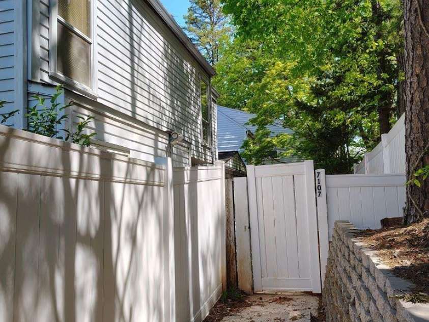 7107 Stonington Lane, Charlotte, NC 28227.  MLS# CAR4265077, YatesRealty ID 16837. 