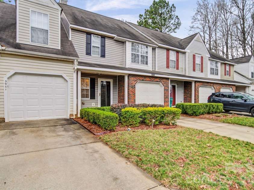 5963 Moose Lane, Charlotte, NC 28269.  MLS# CAR4340652, YatesRealty ID 16839. 
