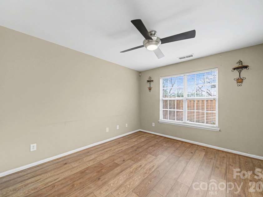 5963 Moose Lane, Charlotte, NC 28269.  MLS# CAR4340652, YatesRealty ID 16839. 